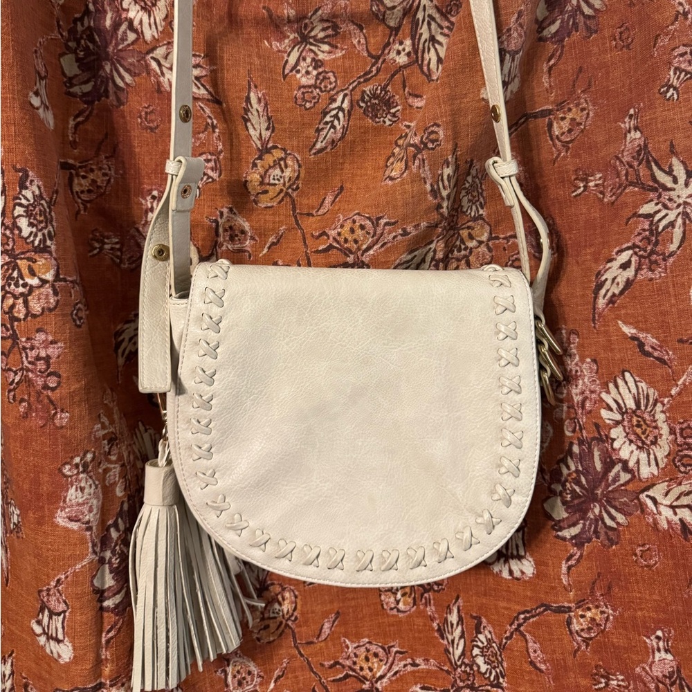 Urban Expressions White Crossbody Bag